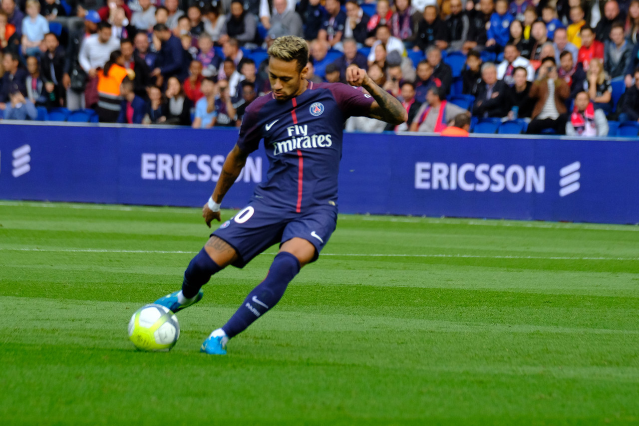 门兴0-0莱比锡，奥诺拉破门被吹，劳姆中框，门兴全场0射正（门兴0-0莱比锡：奥诺拉进球无效，劳姆中框，门兴整场零射正）