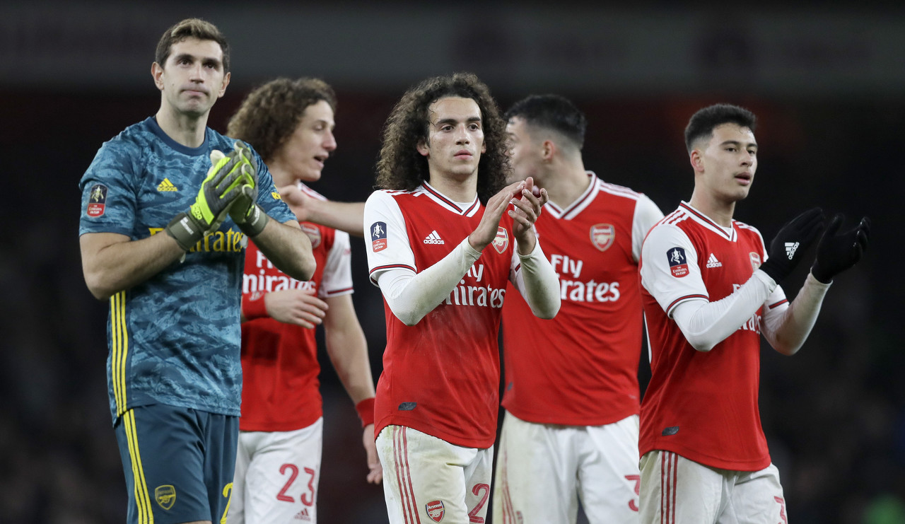 慕尼黑1860主席回应拜仁球迷横幅：这完全不尊重人，越界了（慕尼黑1860主席斥拜仁球迷横幅：失礼且越界）