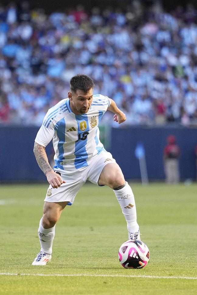 欧协联决赛来袭！切尔西有望冲击超级全满贯（欧协联决战将启：切尔西剑指超级全满贯）