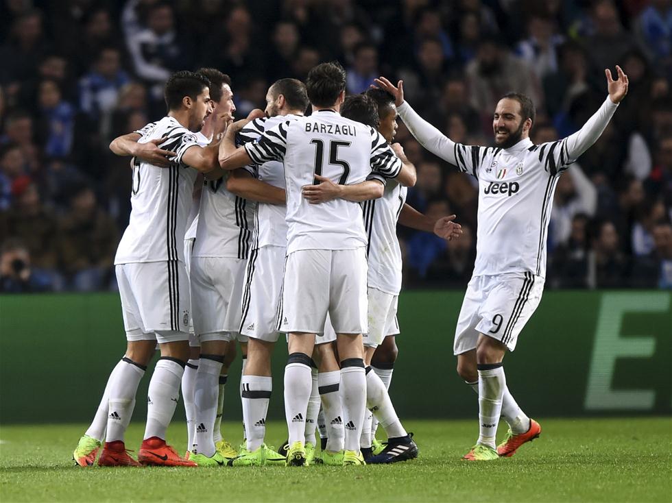 篮球火箭主力后卫被评为月最佳球员（火箭队首发后卫当选本月最佳球员）