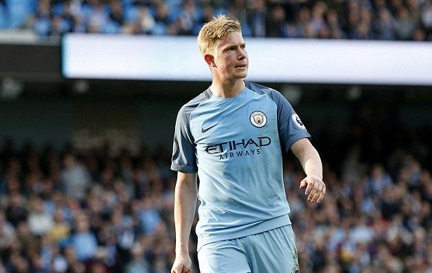 记者：蒯纪闻左臂疑似骨裂，刘浩帆膝盖内侧副韧带出现伤病（据报道，两名球员受伤：一人疑似左臂骨裂，另一人膝内侧副韧带受损）