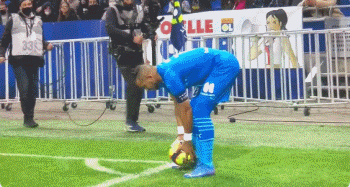 梁民革：在英国生活我已经适应了；孙兴慜哥说我需要更加努力