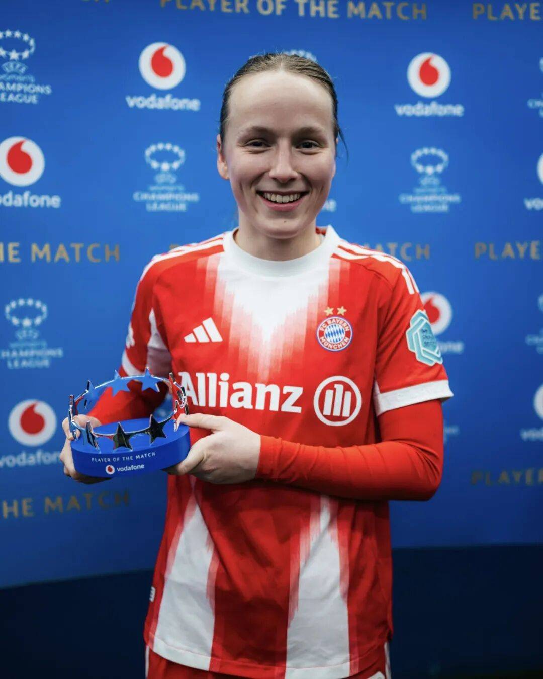 卫报：巴萨将凯恩视为取代莱万的首选目标，很可能激活违约金（卫报：巴萨将凯恩定为莱万替代者首选，或将启动解约金条款）