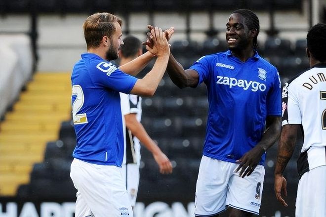 欧冠本周最佳阵容：马杜埃凯、孔德、格林伍德、卡尔在列（欧冠周最佳阵容出炉：马杜埃凯、孔德、格林伍德、卡尔入选）