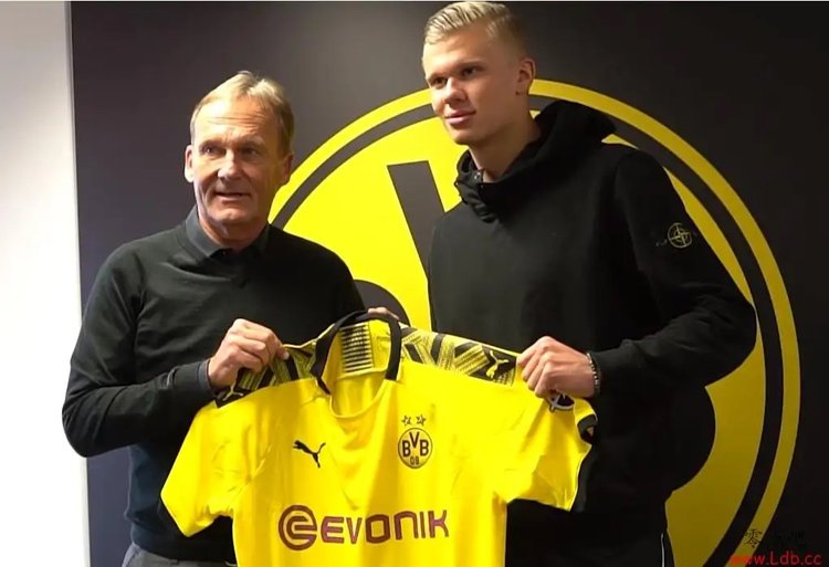 🔥梦回巅峰！哈登三分16中10轰赛季新高55分（💥三分雨倾盆！哈登外线16投10中狂飙赛季新高55分）