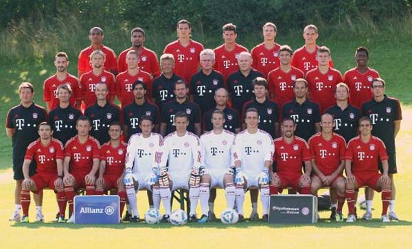 球星用表现撑起一片天（巨星凭实力扛起全场）