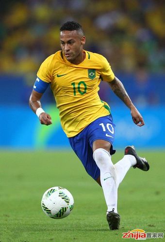 克罗斯评选历史最佳阵容：诺伊尔门将，马塞洛、拉姆...（克罗斯评出史上最佳阵容：门将诺伊尔，后卫马塞洛、拉姆...）