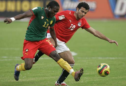 阿森纳3-1拜仁破其不败金身，马杜埃凯首球诺伊尔失误送礼（阿森纳3-1力挫拜仁终结不败，马杜埃凯处子球破门，诺伊尔低级失误送礼）