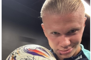 WTT香港总决赛：孙颖莎因伤退赛，蒯曼晋级决赛（WTT香港总决赛：孙颖莎伤退，蒯曼闯入决赛）